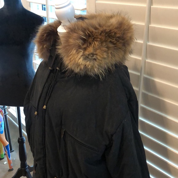 🎿Bogner black ski jacket. Two way front zipper. Removable fur collar. Classic⛷ - Picture 3 of 10